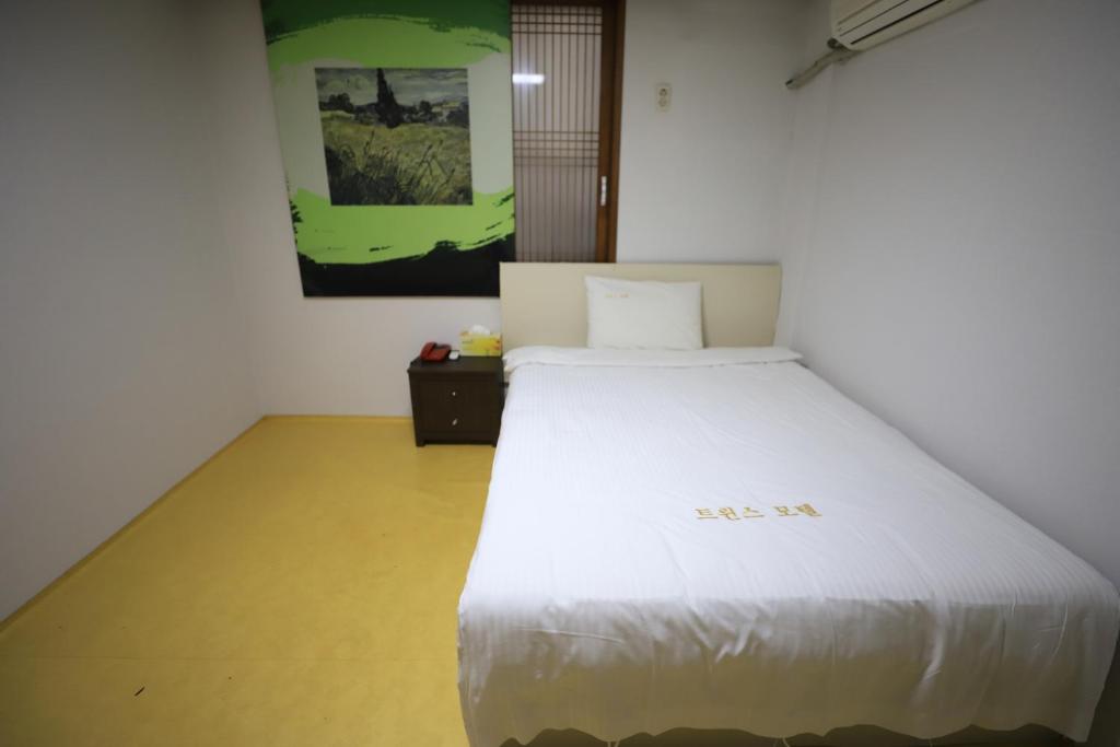 Twins Hotel photo 3
