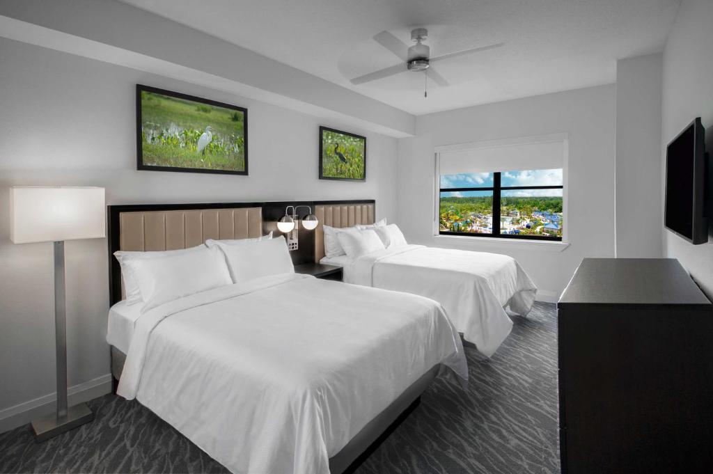Апартаменты (Улучшенный номер с 2 спальнями и 2 ванными, красивый вид), The Grove Resort & Water Park Orlando