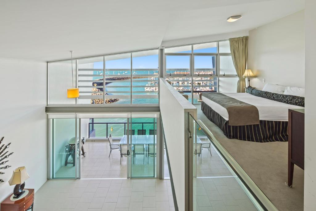 Peninsula Airlie Beach photo 1