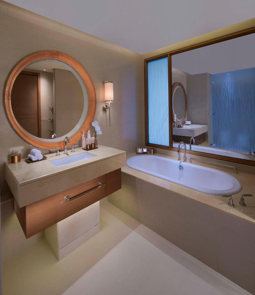 Двухместный (Номер Делюкс с балконом), Отель Anantara Eastern Mangroves Hotel & Spa