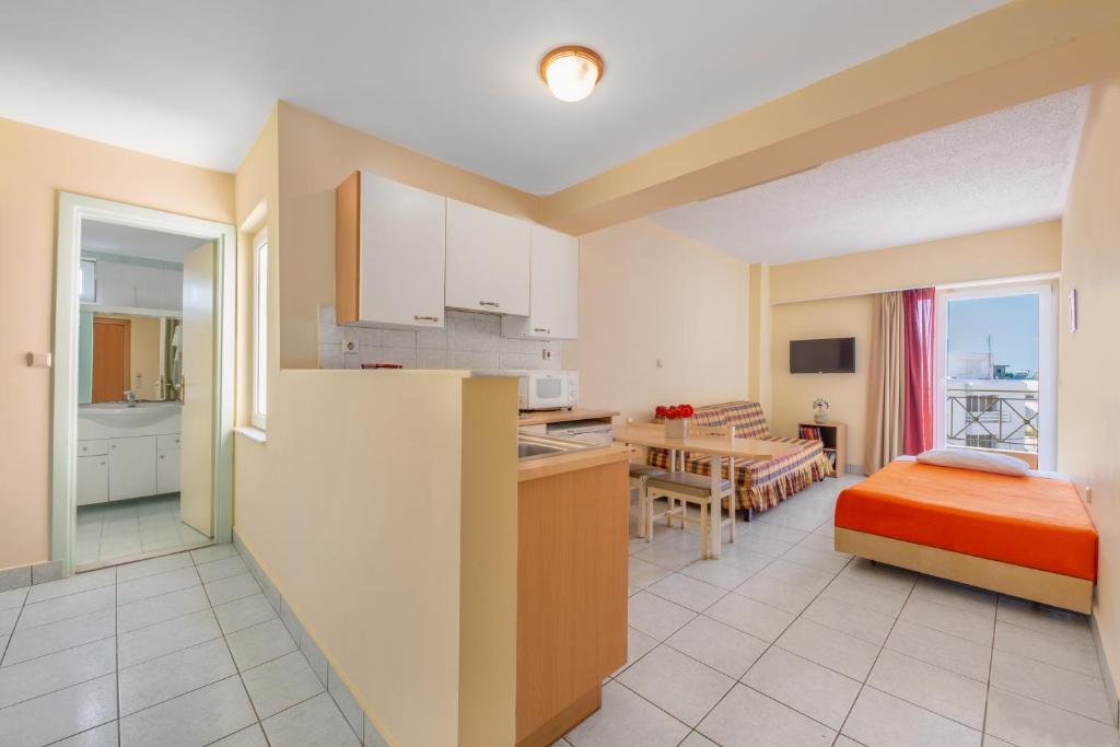 Апартаменты (Улучшенные апартаменты с 1 спальней), Pavlos Hotel