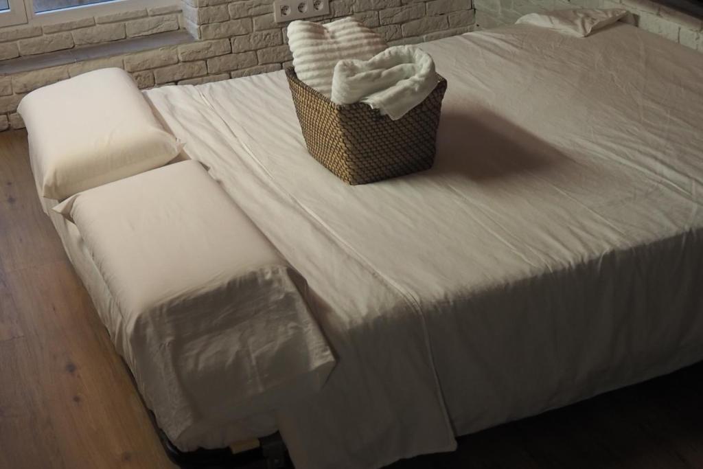 Tiny and cute apartment in the roof touching border photo 4