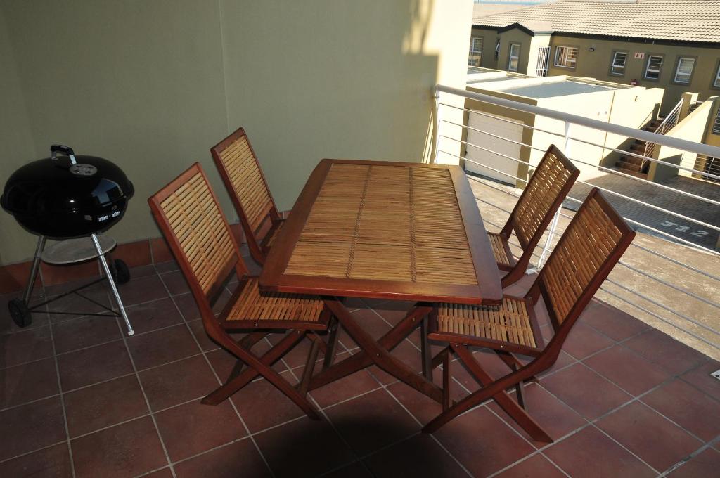 Bradclin Beach Blouberg photo 4