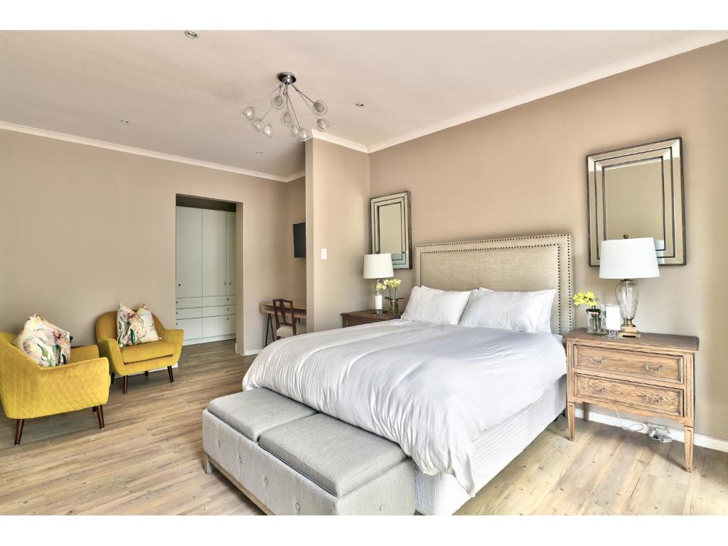 The Good Host Room Type - Deluxe Queen Room