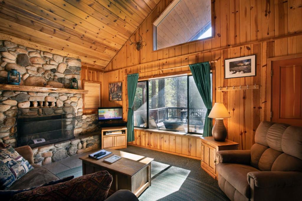 24 Wawona Cabin photo 4