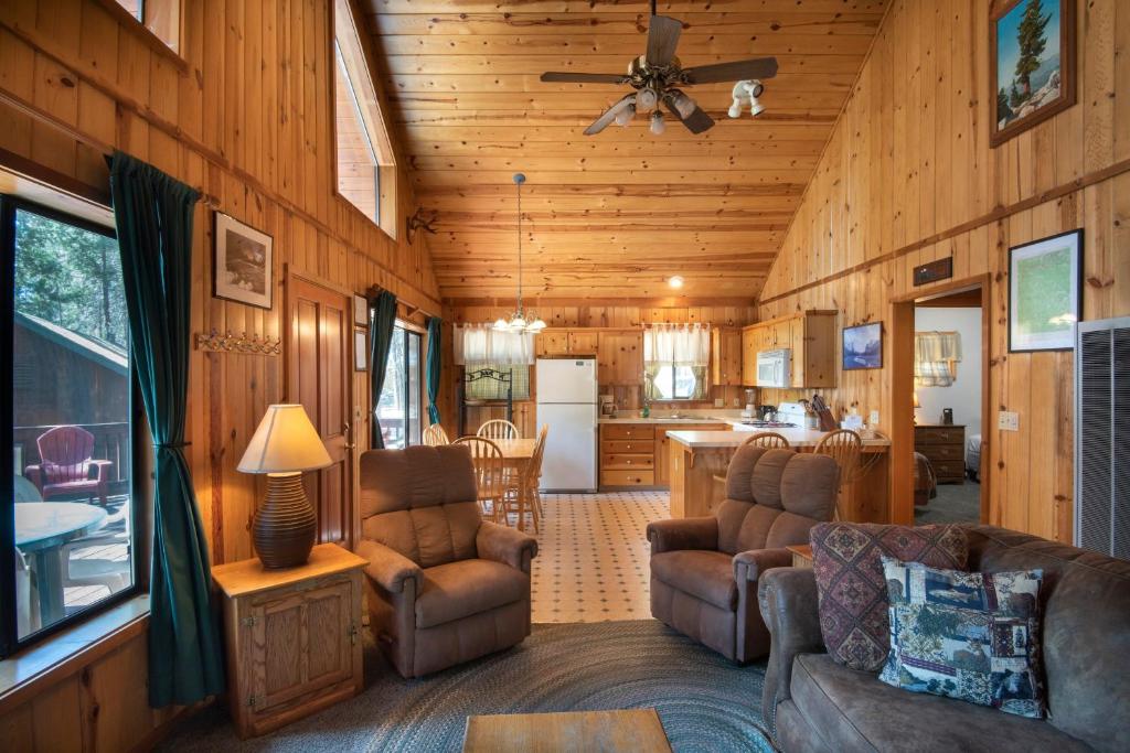 24 Wawona Cabin photo 2