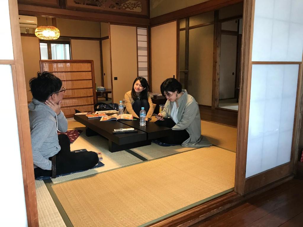 Guest house Enishi - Hostel - Tap to explore photos