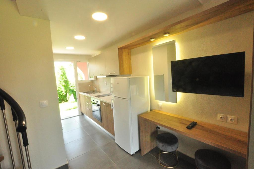 Tassos Apartments photo 4
