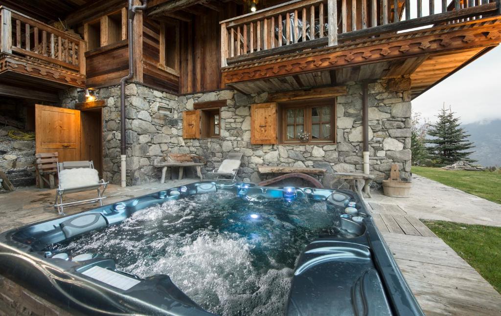 Chalet S photo 2