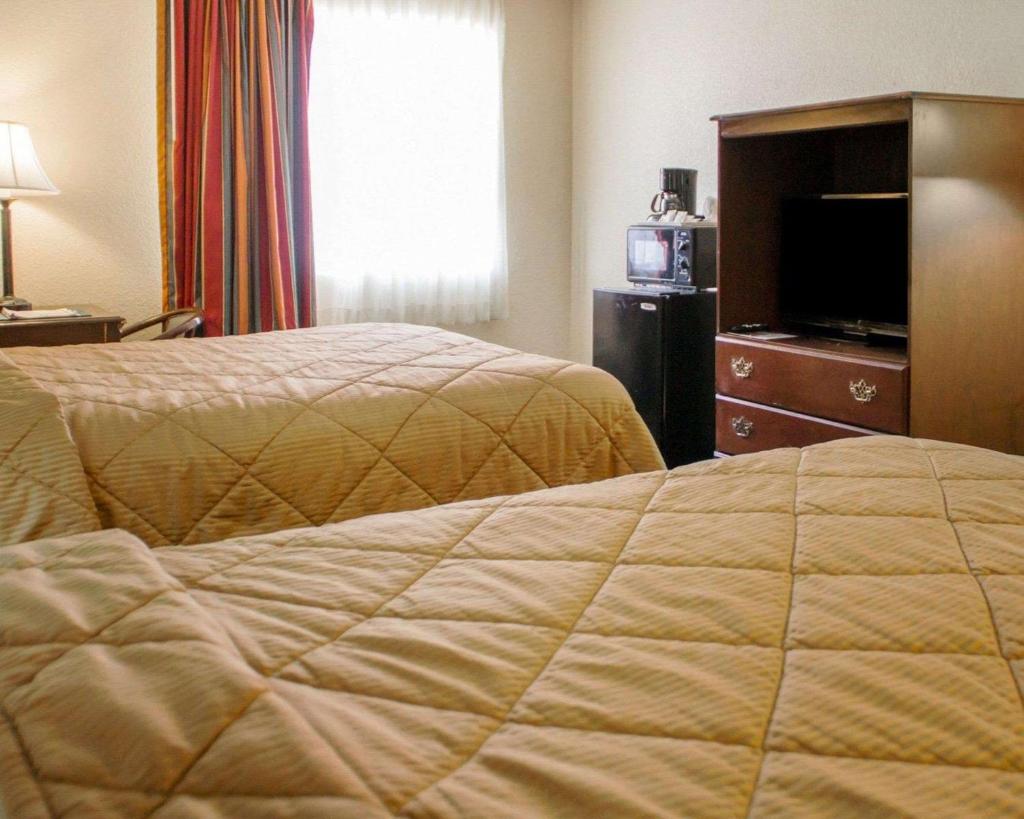Quality Inn Broken Arrow - Tulsa photo 4