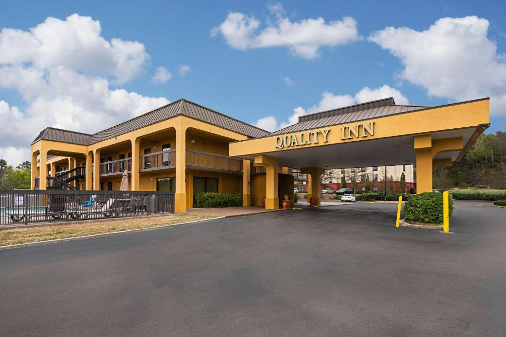 Quality Inn Airport - Southeast image