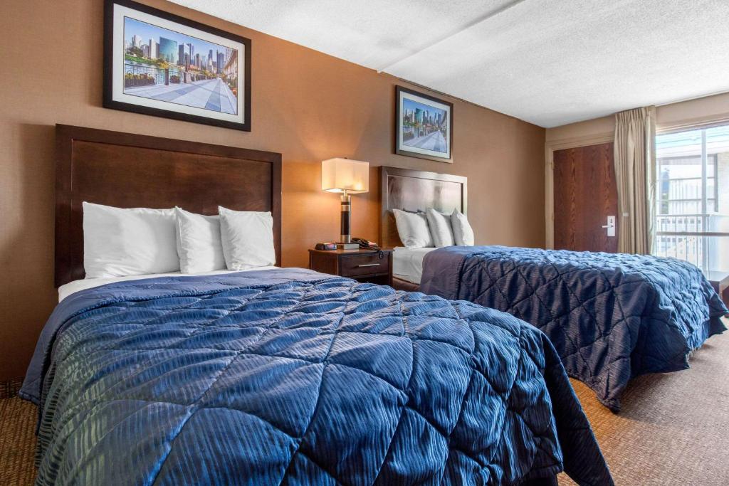 Двухместный (Двухместный номер с 2 двуспальными кроватями - Для некурящих), Rodeway Inn Chicago