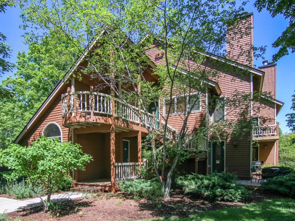 Spacious 2 Bed Condo at Crystal Mountain Resort photo 3
