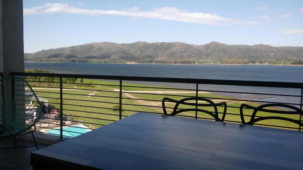 Puerto del Águila Departamentos sobre el Lago - The View Luxury Aparts photo 3