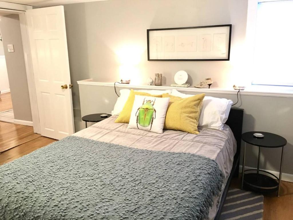 ~*Pet Friendly 30min to Downtown*~ THE BOSTONIAN photo 3