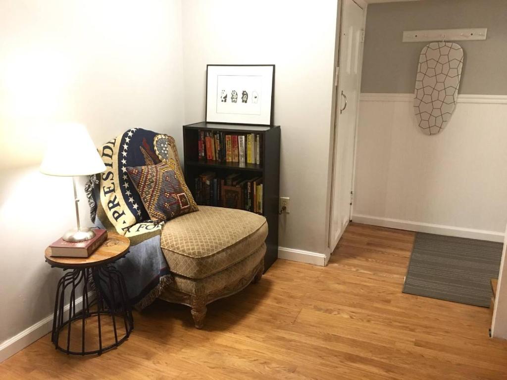 ~*Pet Friendly 30min to Downtown*~ THE BOSTONIAN photo 4