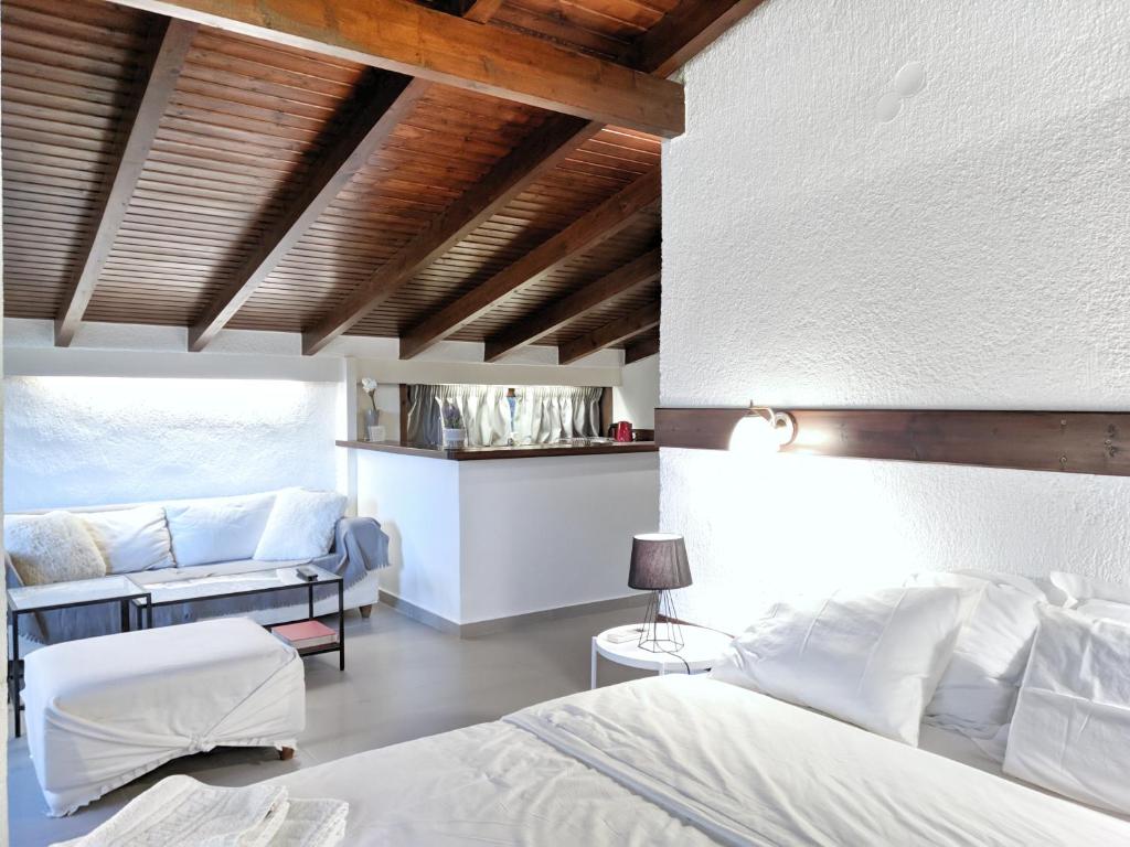 Апартаменты (Studio Apartment with Balcony (D5)), Vivo Apartments