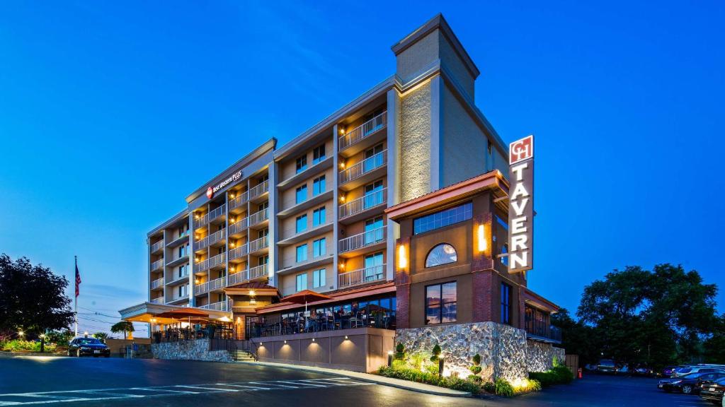 Best Western Plus Waltham Boston image
