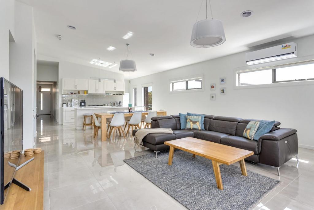 Diamond Bay Beach House: brand new photo 4
