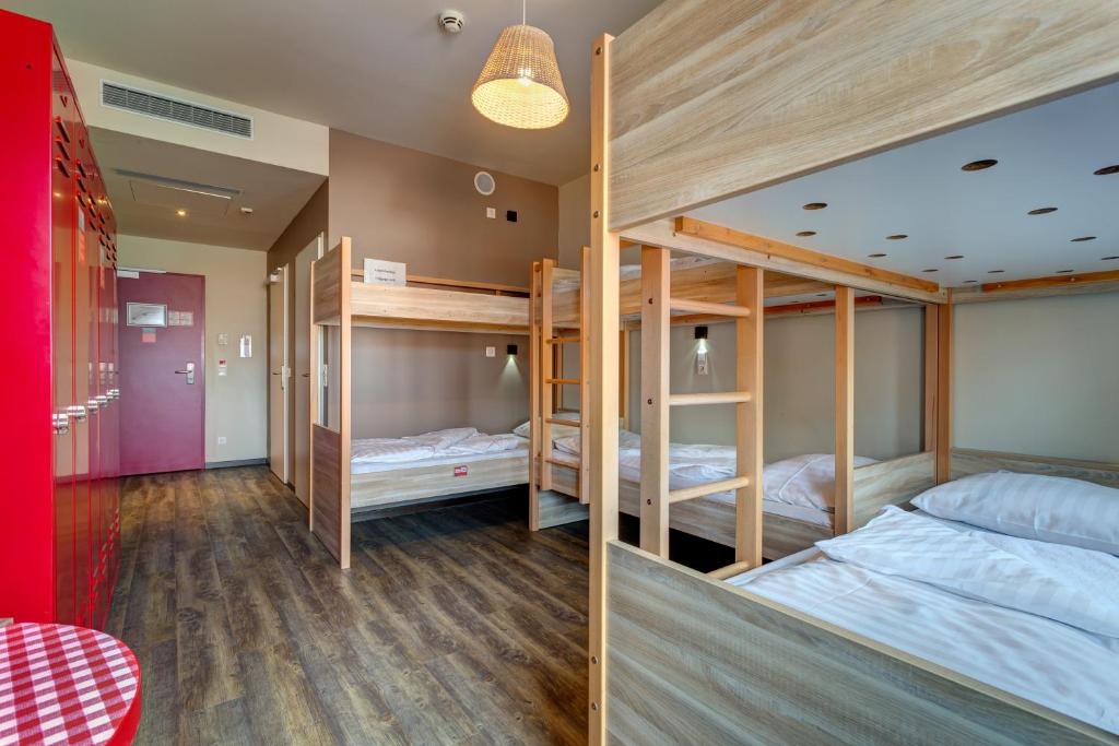 Семейный (Пятиместный номер), MEININGER Hotel Salzburg City Center