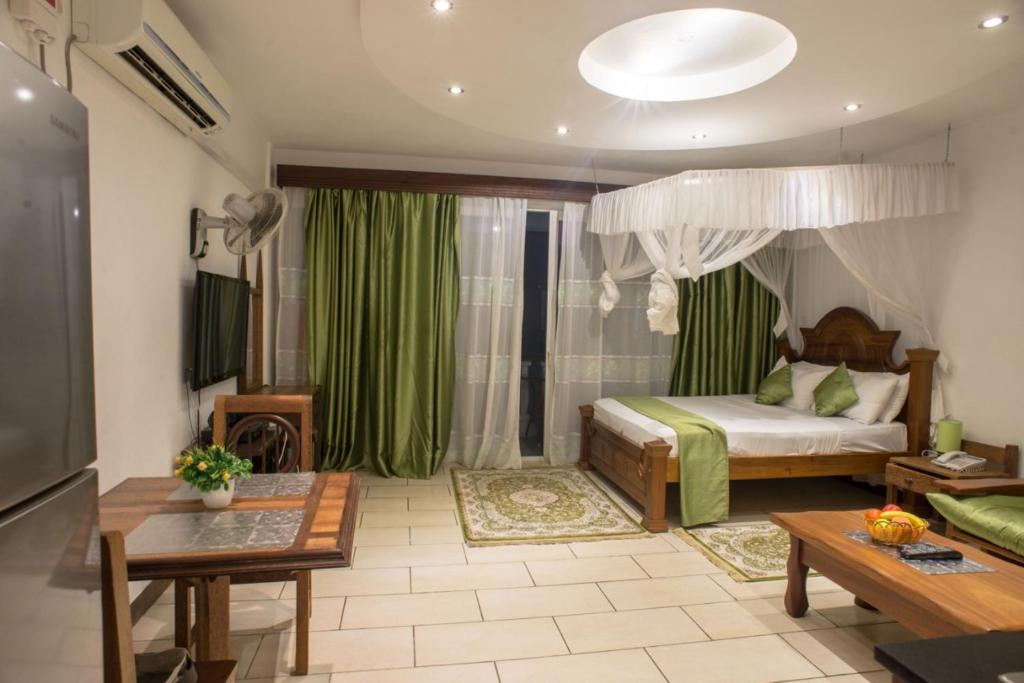 Modern Beach Front Studio Apartment - B44 photo 1