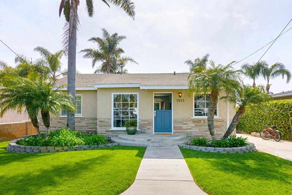 Ultimate Beach Bungalow - 1 block from beach - huge backyard image
