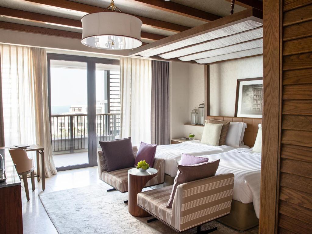 Четырехместный (Номер Resort Делюкс — доступ в аквапарк Wild Wadi™), Курортный отель Jumeirah Al Naseem-Madinat Jumeirah