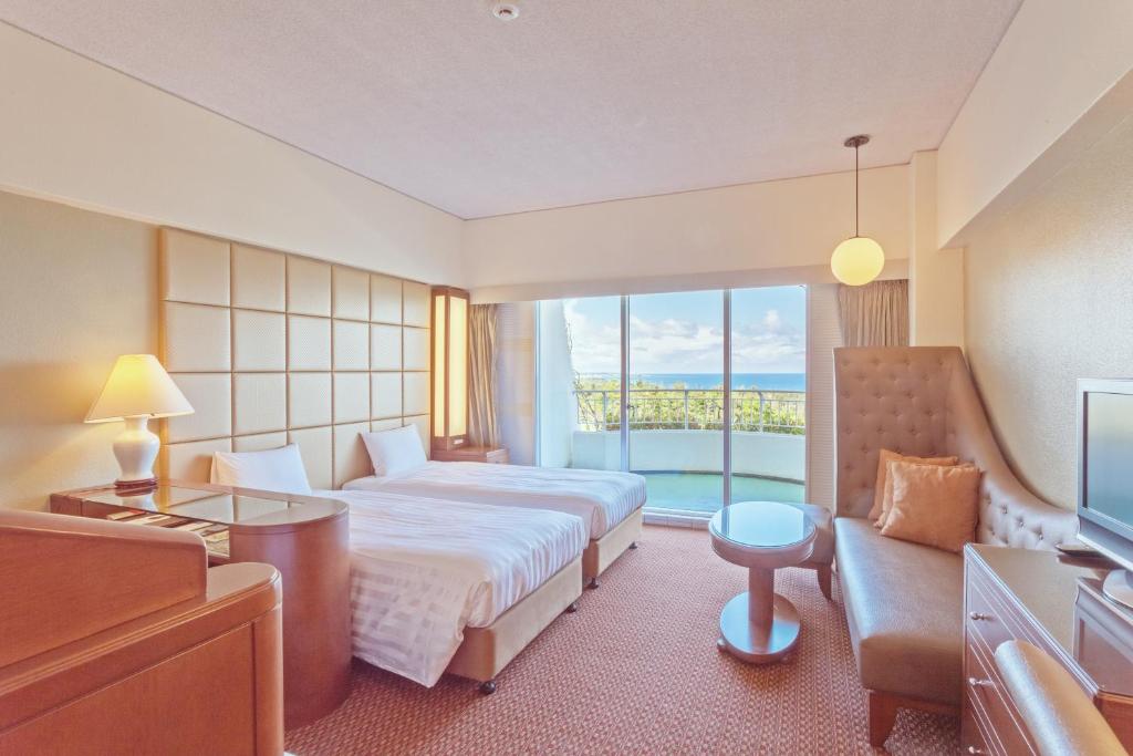 Okinawa Kariyushi Beach Resort Ocean Spa photo 2