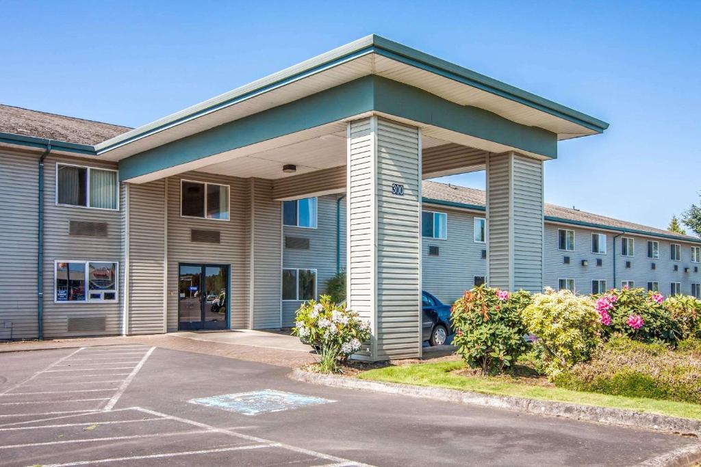 Bridgeway Inn & Suites Sublimity image