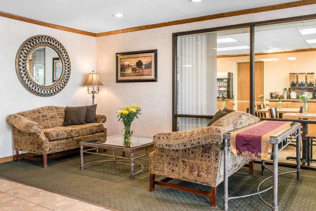 Quality Inn Arena image