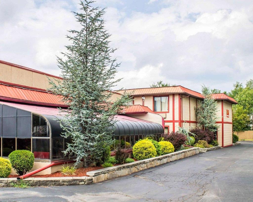 Econo Lodge Scranton near Montage Mountain photo 3