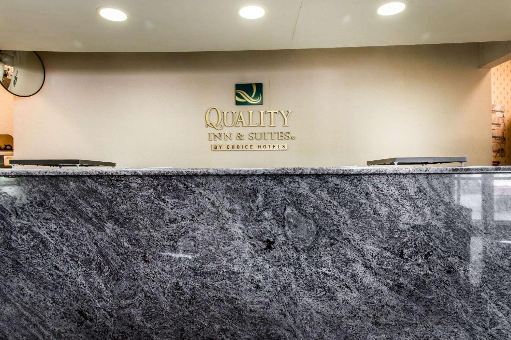 Quality Inn & Suites Fairview photo 2