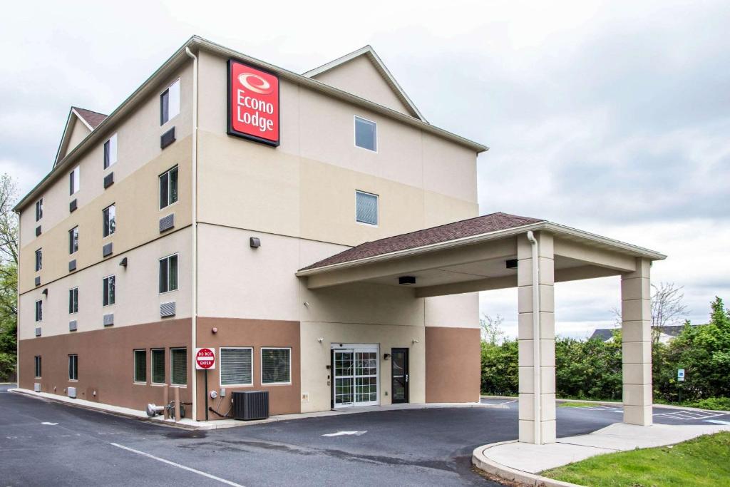 Econo Lodge Harrisburg - Hershey photo 2