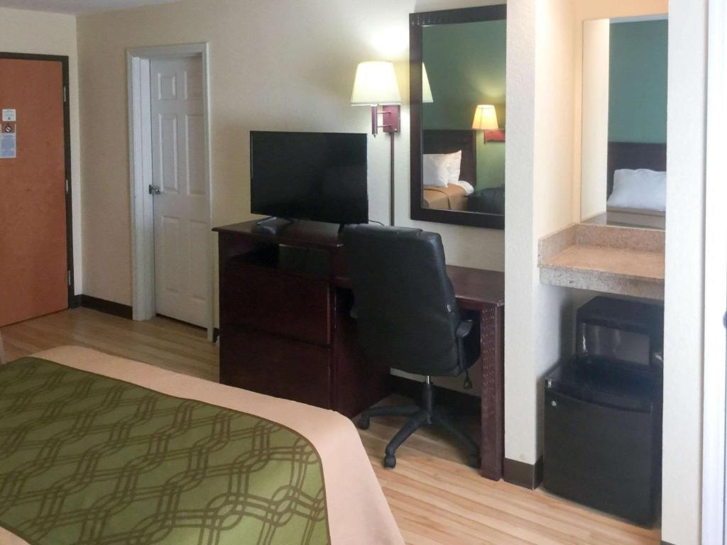 Econo Lodge Harrisburg - Hershey photo 3