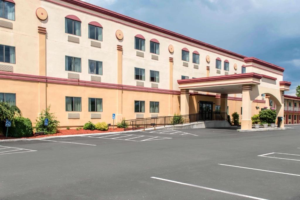 Econo Lodge Carlisle photo 1