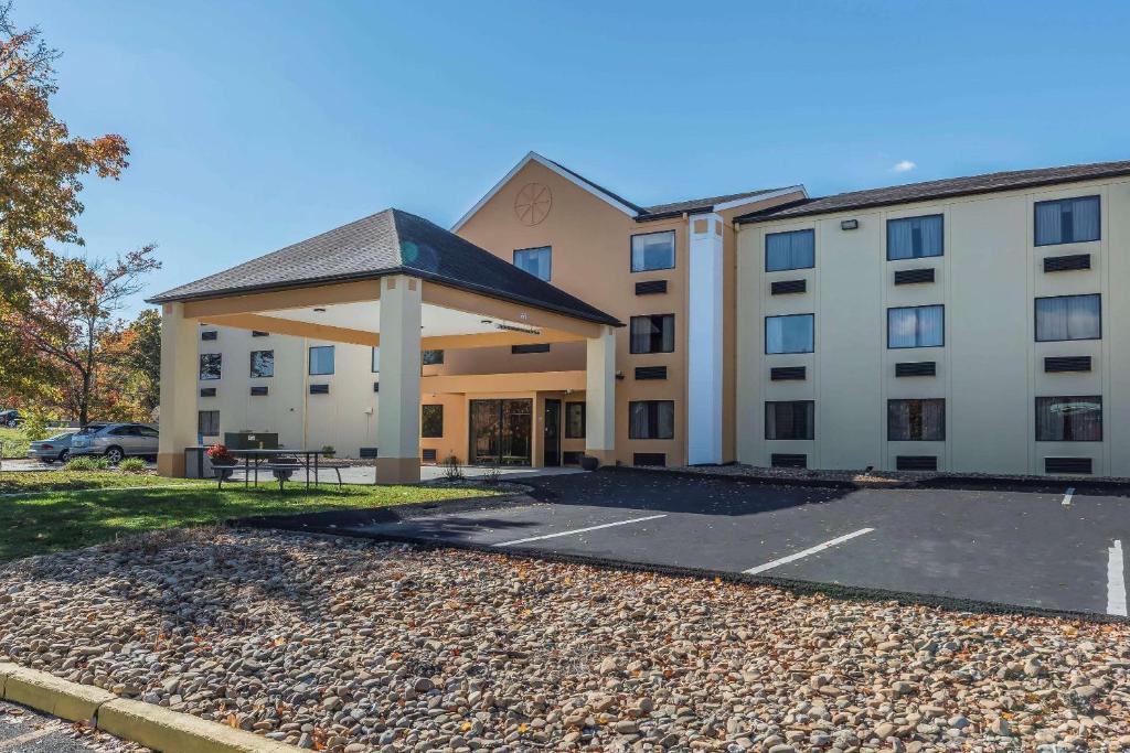 Quality Inn & Suites image