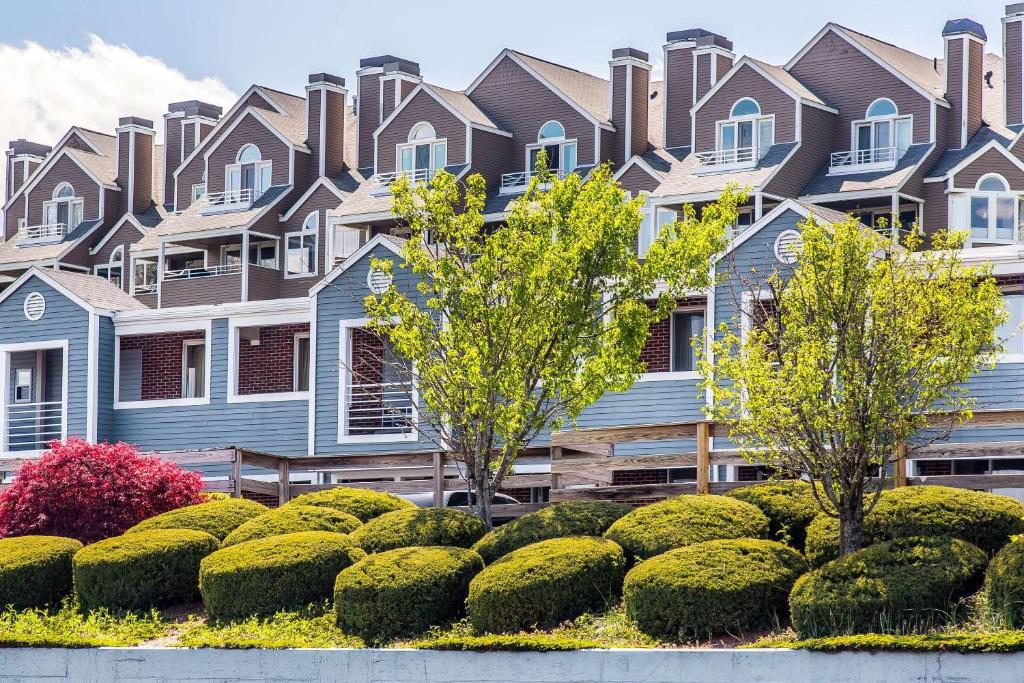 Econo Lodge Cranston - Providence image