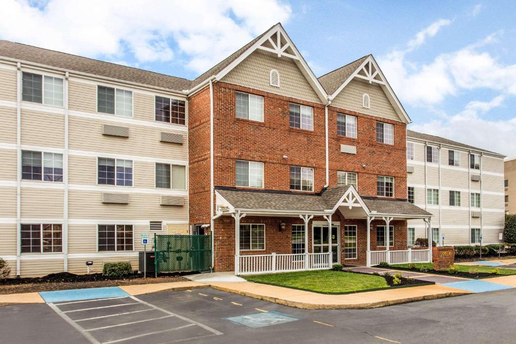 MainStay Suites Greenville Airport photo 1