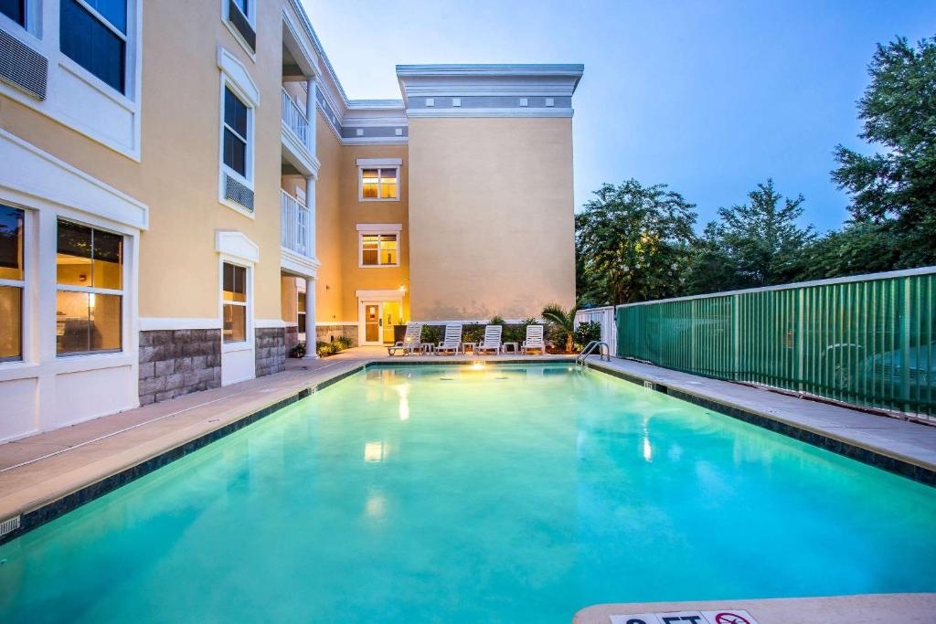 Comfort Suites at Isle of Palms Connector photo 1