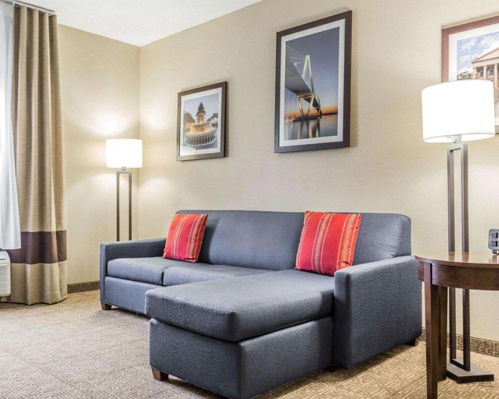 Comfort Suites at Isle of Palms Connector photo 3