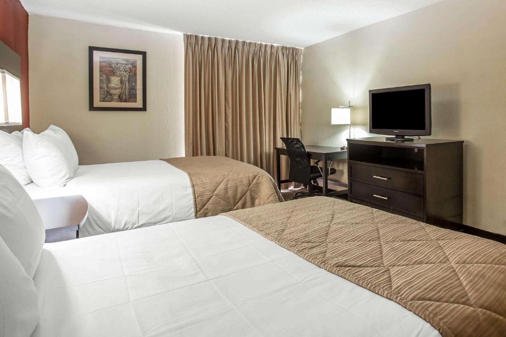 Clarion Hotel Fort Mill Near Amusement Park photo 2