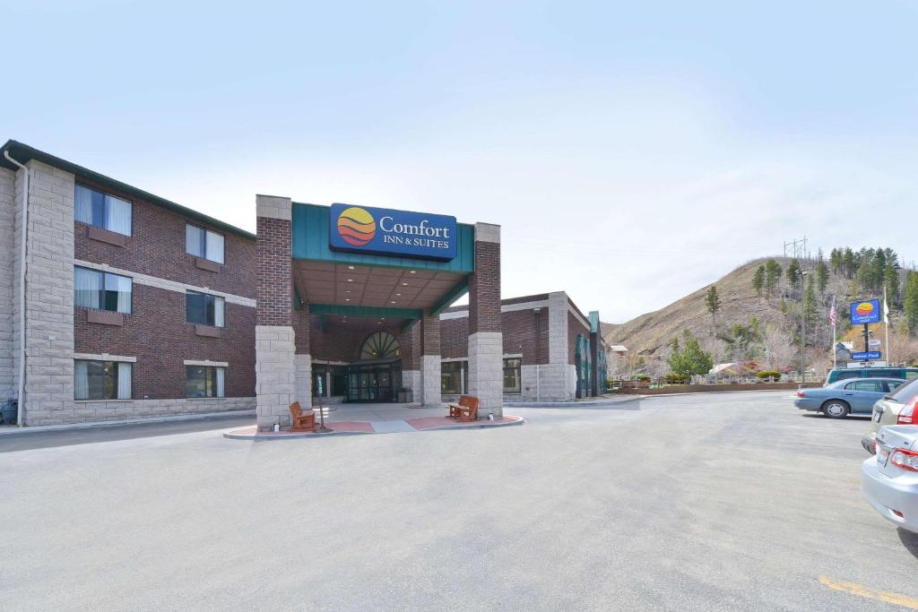 Comfort Inn & Suites Hotel in the Black Hills photo 1