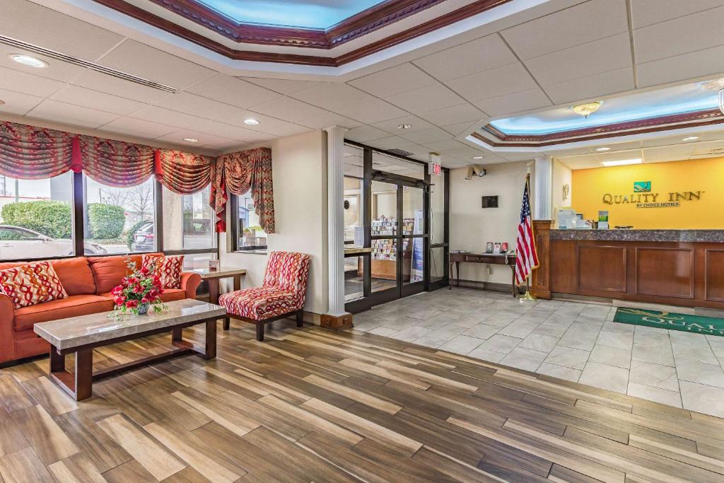 Quality Inn Goodlettsville photo 3