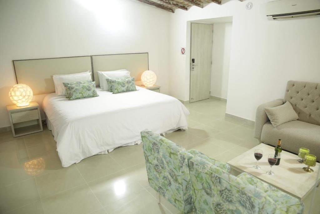 HOTEL HABANA REAL photo 2