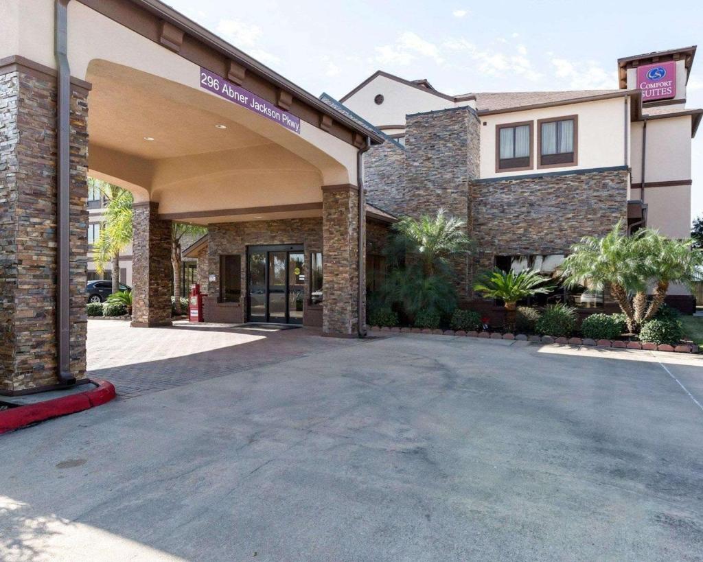 Comfort Suites Lake Jackson Clute image
