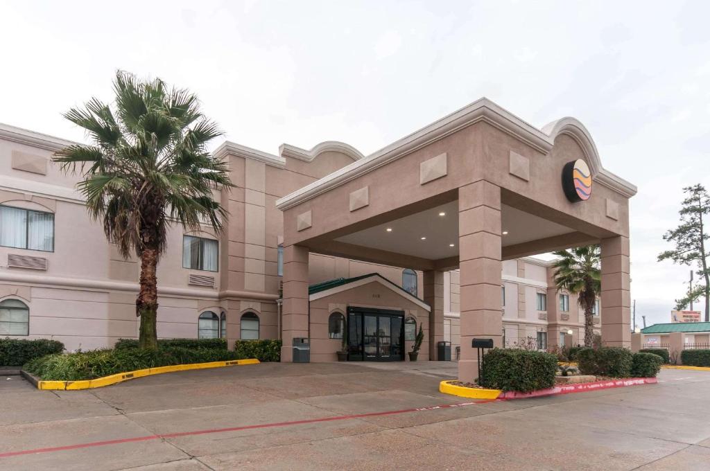 Comfort Inn North Conroe image