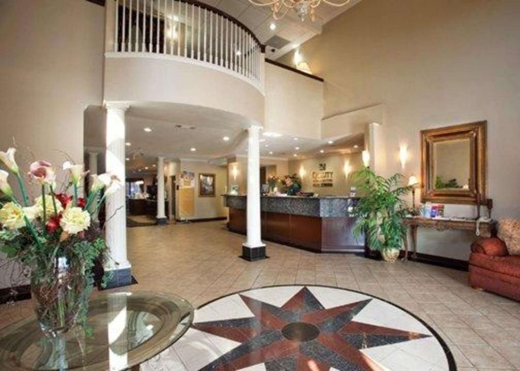 Quality Inn & Suites, Near University image