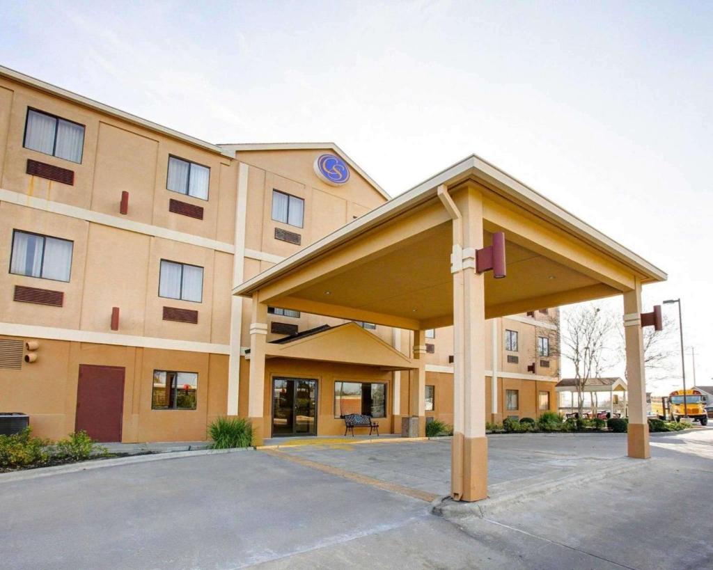 Comfort Suites Brenham image