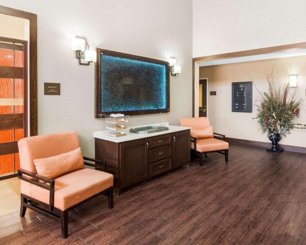 Comfort Suites Odessa photo 4