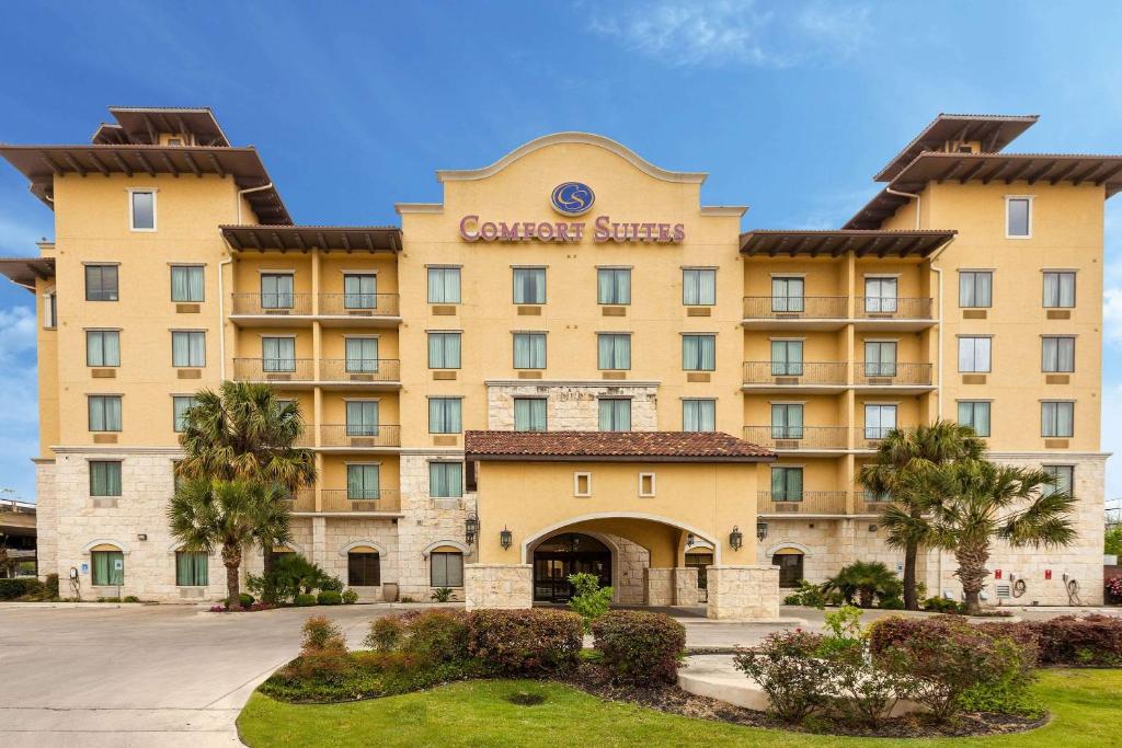 Comfort Suites Alamo - Riverwalk image